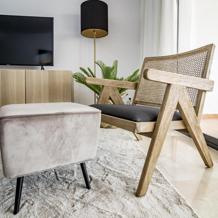 Djc - Modern 2 Bedroom Apartment Close To Beach 카사레스 외부 사진