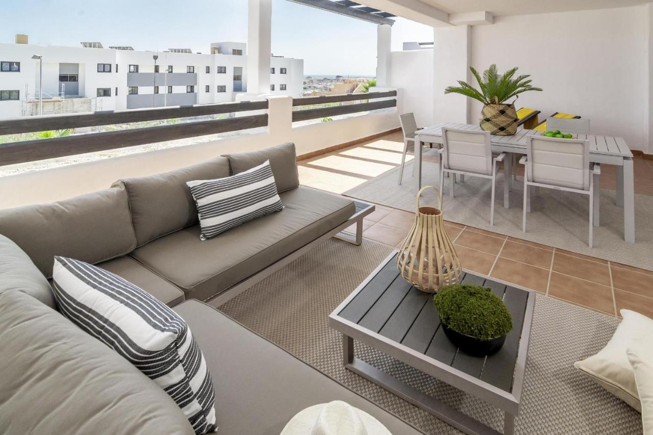 Djc - Modern 2 Bedroom Apartment Close To Beach 카사레스 외부 사진