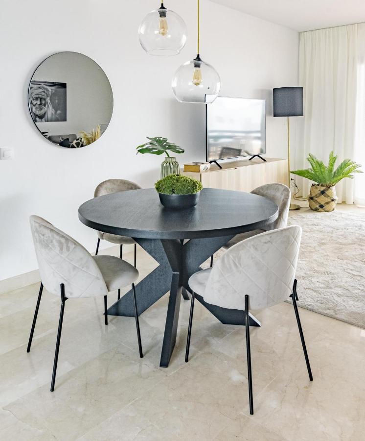 Djc - Modern 2 Bedroom Apartment Close To Beach 카사레스 외부 사진