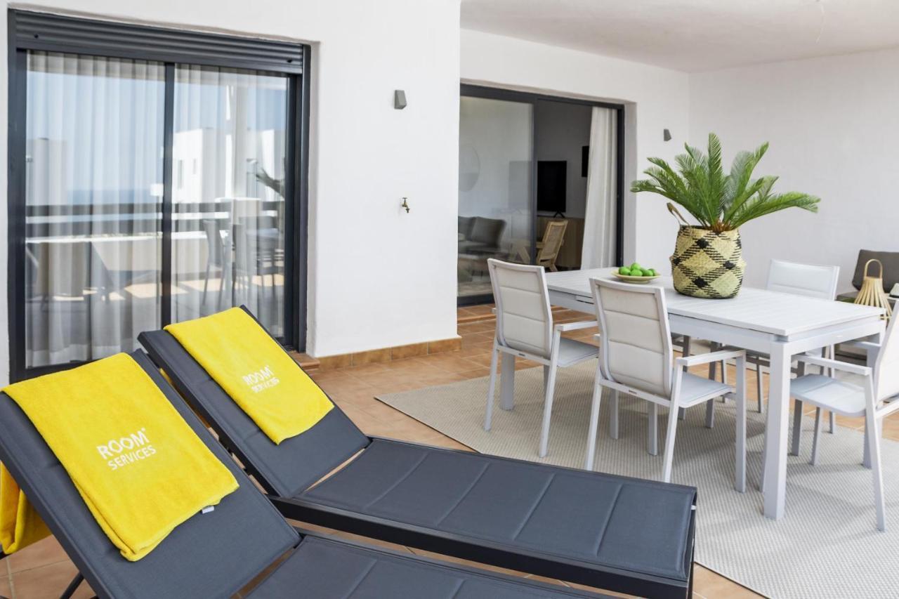 Djc - Modern 2 Bedroom Apartment Close To Beach 카사레스 외부 사진