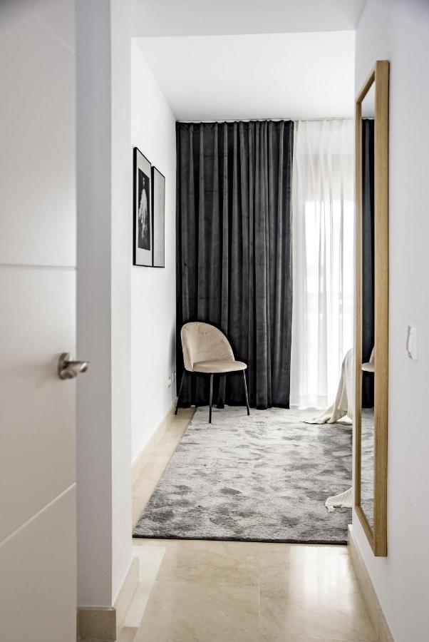 Djc - Modern 2 Bedroom Apartment Close To Beach 카사레스 외부 사진